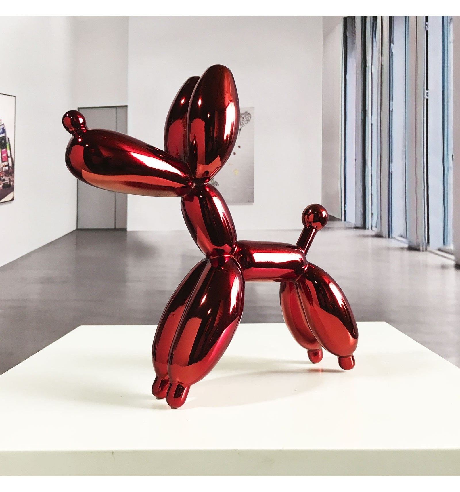 Sculpture en résine Chien ballon petit modèle rouge métallisé